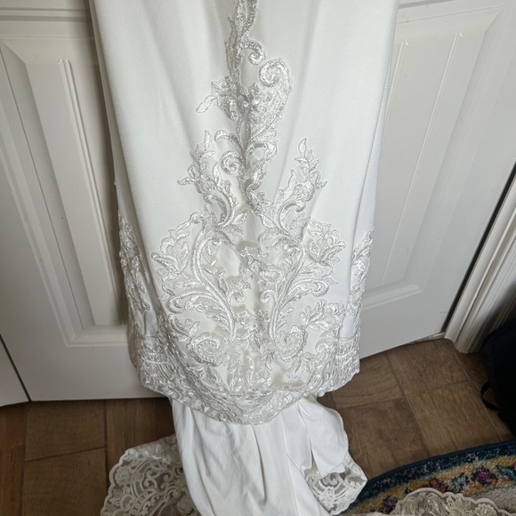 Wedding Dress - Picture 2 of 11